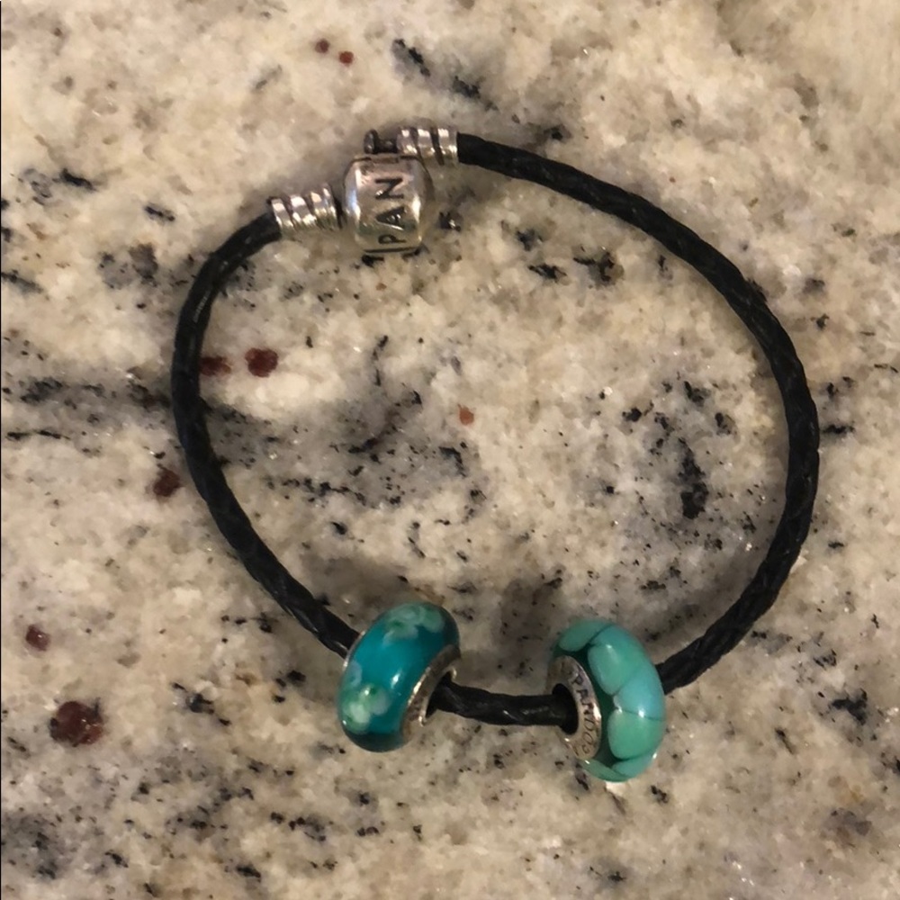 Small pandora Bracelet + two glass pandora beads